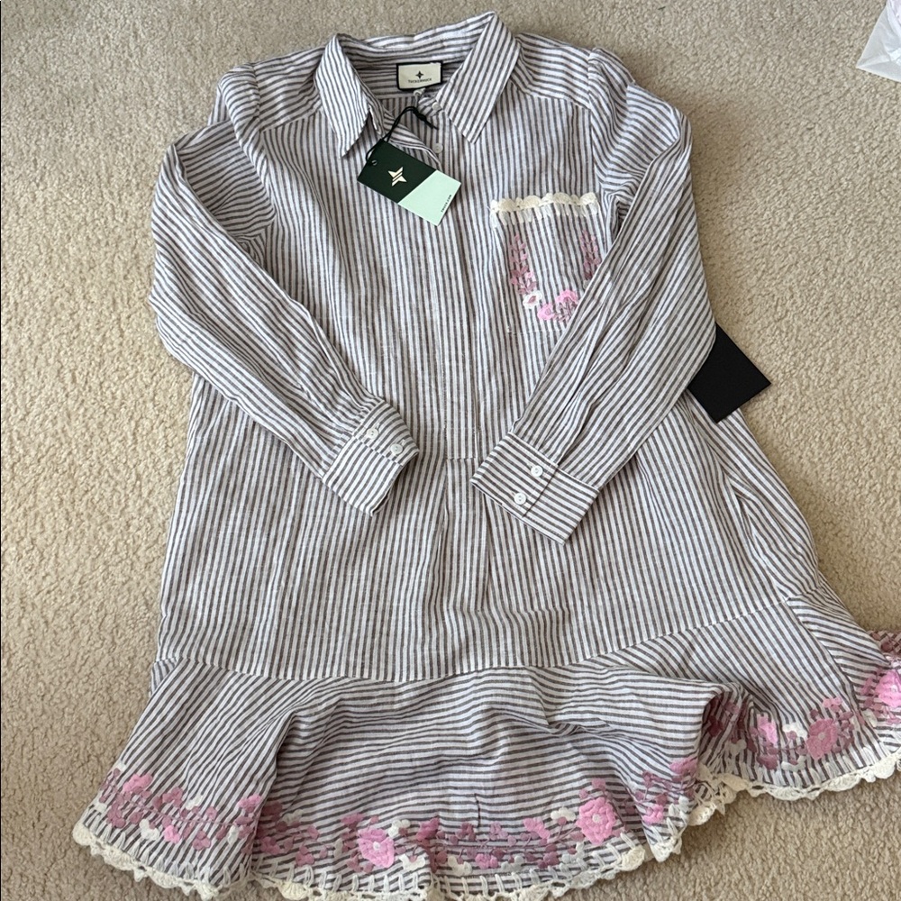 Tuckernuck NWT Callahan Pink Embroidered Gray & White Striped Shirt Dress size m - Picture 2 of 4